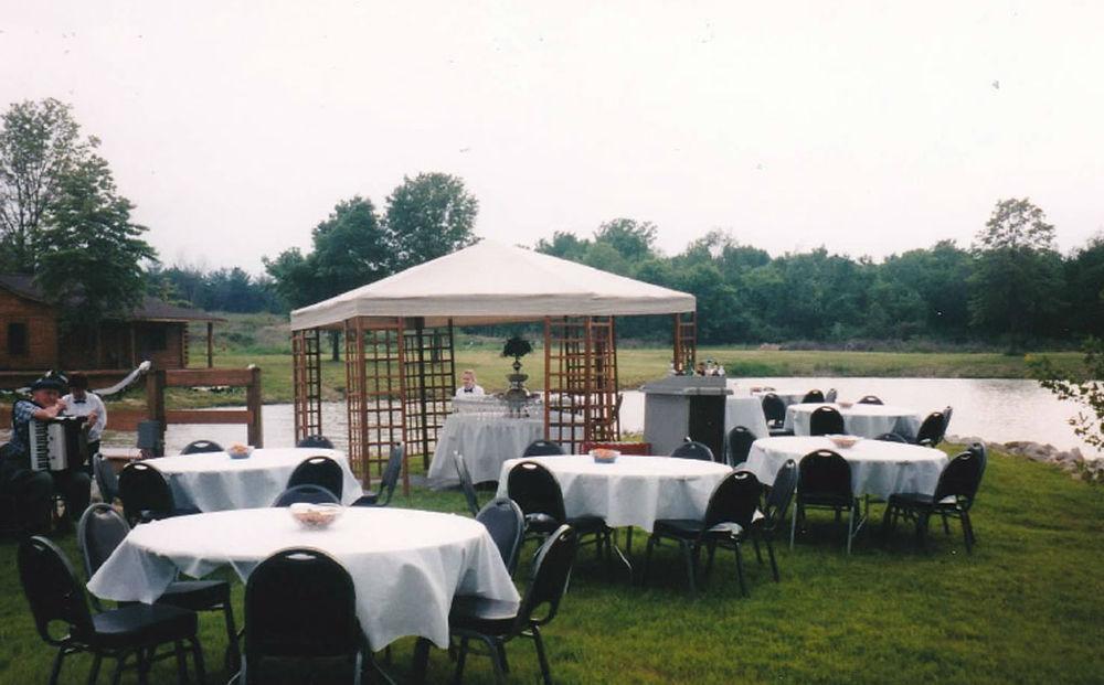 Mariner'S Village Resort Carlyle Bagian luar foto