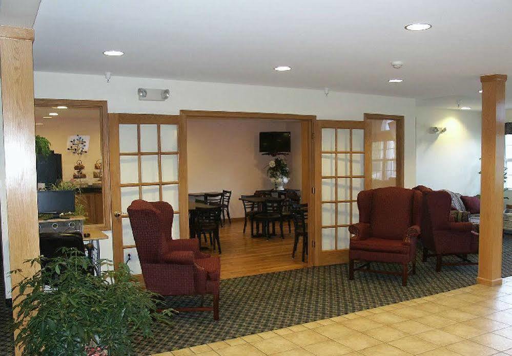 Mariner'S Village Resort Carlyle Bagian luar foto